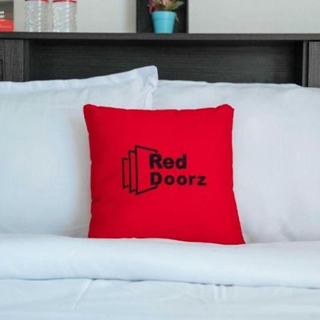 Reddoorz Plus @ Kaizen Suites Taft Avenue Manila Exterior photo
